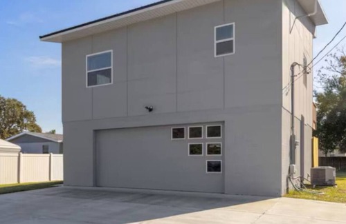 Taft Casa | Grey Lux 1-bedroom house in fabulous Orlando with WiFi, AC Disney Universal MCO