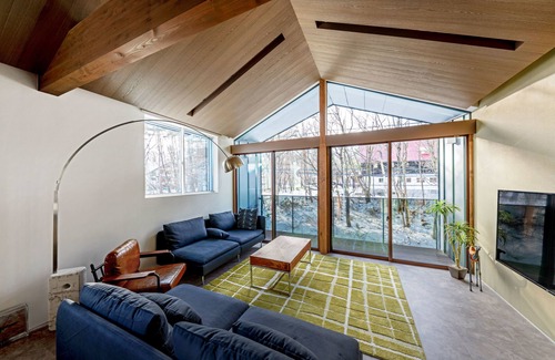 Echo Land Casa | Grey Wolf Chalet