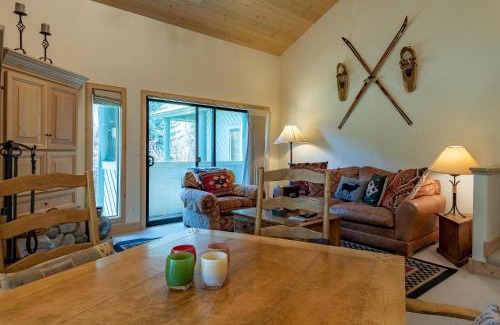 Warm Springs Casa | Greyhawk Condo 07