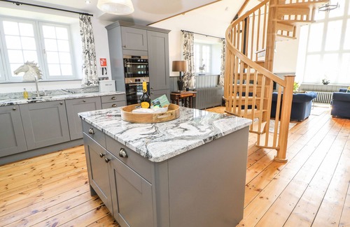 Hexham Cabaña | GREYSTEAD INSTITUTE, pet friendly, with open fire in Bellingham