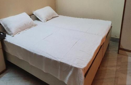 Allahabad Hotel | GRG Mahadeva Homes Guest House Prayagraj