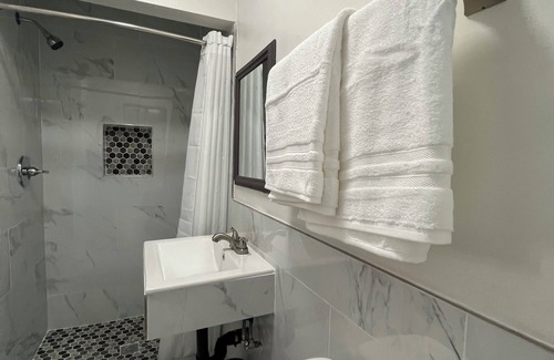 Riverside Rancho Hotel | Griffith Park Motel - LA Hollywood Area