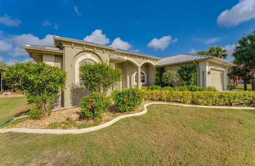 Port Charlotte Casa | Grill-Chill-Splash Your Port Charlotte Paradise!