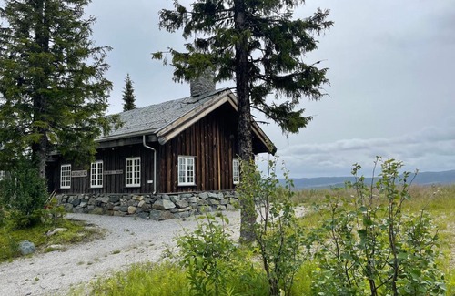 Al Casa | Grindastugu cabin right by Liatoppen Ski Centre.
