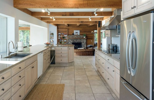 Eastsound Casa | Grindstone Harbor House: Luxury Beachfront Estate,Hot Tub, Mooring, Gated Privacy