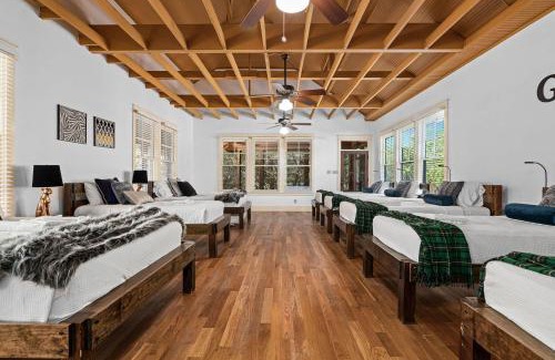 Austin Casa | Grit&Grace Ranch - Private Resort Style Pool & Spa
