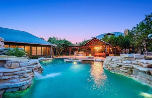 Austin Casa | Grit&Grace Ranch - Private Resort Style Pool & Spa