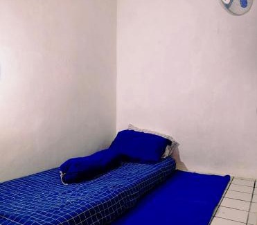 Klojen Cama Y Desayuno | Griya Backpacker Pak yon