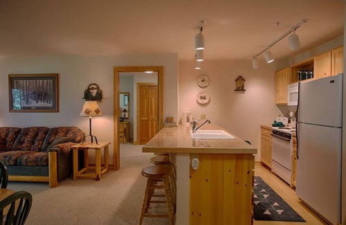 Driggs Condominio | Grizzly Bear Den: Near Targhee, Sleeps 6, Hot Tub