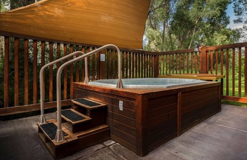 Driggs Condominio | Grizzly Bear Den: Near Targhee, Sleeps 6, Hot Tub