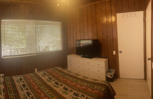 Wrightwood Cabina | Grizzly Cabin! 1 Min Walk to Grizzly Cafe Downtown