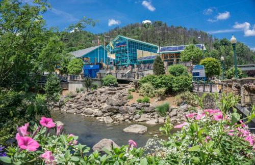 Pittman Center Casa | Grizzly Den by American Patriot Getaways