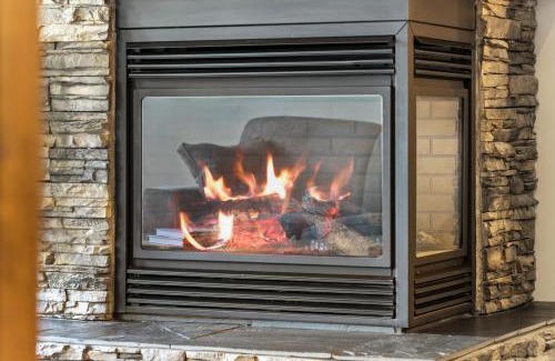 East Kootenay Apartamento | Grizzly Springs, Outdoor Pool, Hot Tub, Fireplace