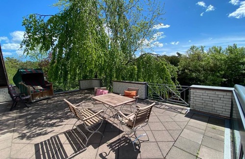 Schloss Holte-Stukenbrock Apartamento | Große, Lichtdurchflutete Wohnung mit Dachterrasse und Sauna