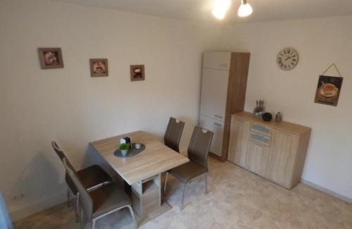 Wilhelmshaven Apartamento | Große Ferienwohnung in Voslapp mit Garten