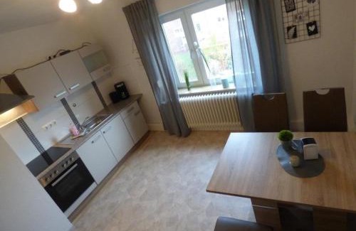 Wilhelmshaven Apartamento | Große Ferienwohnung in Voslapp mit Garten