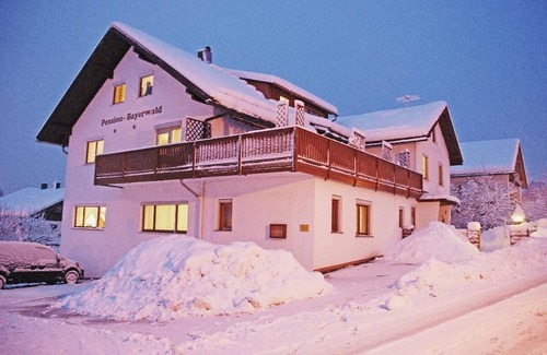 Frauenau Apartamento | Gran apartamento acogedor con balcón en una ubicación central
