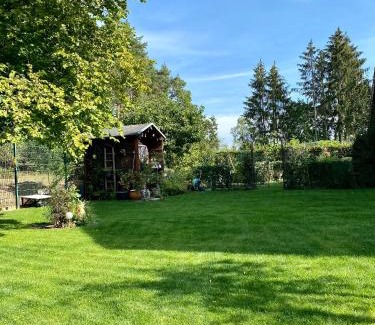 Bad Saarow Apartamento | Große Helle Wohnung am Wald in Bad Saarow Nahe Grünheide und Berlin Souterrain