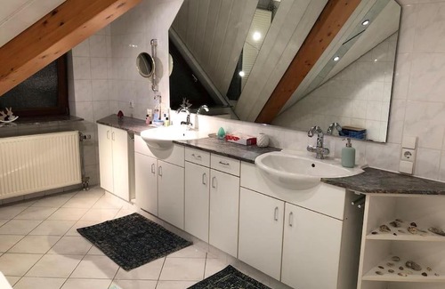 Weinheim Apartamento | Große, helle Wohnung für bis zu 6 Personen