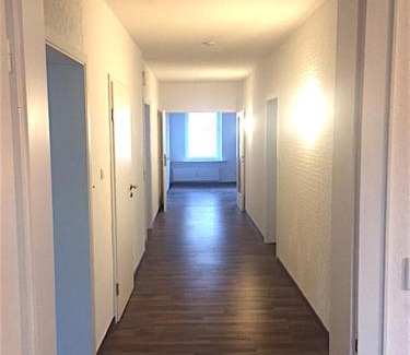 Lage Apartamento | Große möblierte Wohnung im Zentrum von Lage