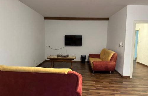 Lage Apartamento | Große möblierte Wohnung im Zentrum von Lage