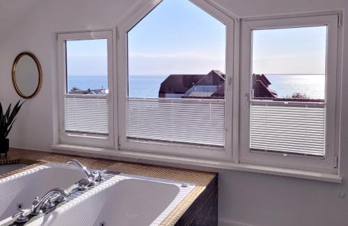 Sierksdorf Apartamento | Große Penthouse Ferienwohnung mit Meerblick, Sonnenterrasse & Luxusbad von "Momentic"