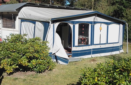 Mecklenburgische Kleinseenplatte Casa | Großer Wohnwagen mit Vorzelt