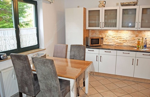 Lancken-Granitz Apartamento | Großes Ferienhaus mit Terrasse am Granitzwald - Ferienhaus Familie Hartwig