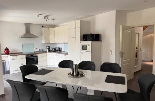 Beselin Casa | Großes Ferienhaus Im Grünen -