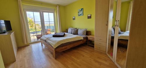 Waase Casa | Großes Ferienhaus in traumhafter Lage mit Seeblick - Erholung garantiert