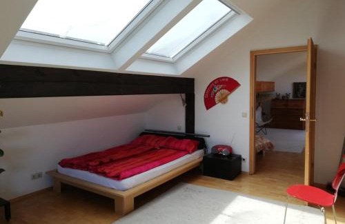 Leichlingen Apartamento | Großzügige und kunstvolle Dachgeschosswohnung
