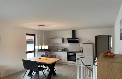 Marquartstein Apartamento | Großzügiges Domizil, 90qm, mit Terrasse, Garten, Infrarotkabine und Garage