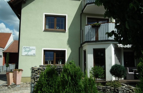 Nordheim a. Main Apartamento | Amplio apartamento de vacaciones con galería y azotea.