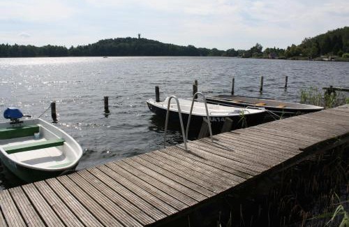 Krakow am See Casa | Großzügiges Ferienhaus am Krakower See inkl Boot und Badesteg