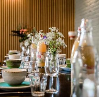 Grou Casa | Groepsaccommodatie 'Jister' aan open vaarwater in Friesland