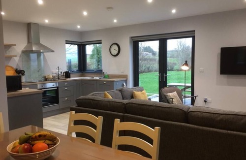 Castlewellan Casa | Gromoth Mountain View Cottages - Lichen Cottage