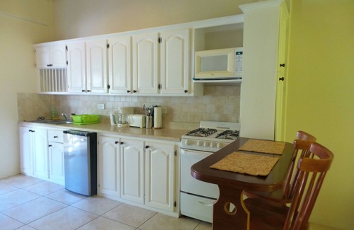 Morne Rouge Complejo | Grooms Beach Villa & Resort