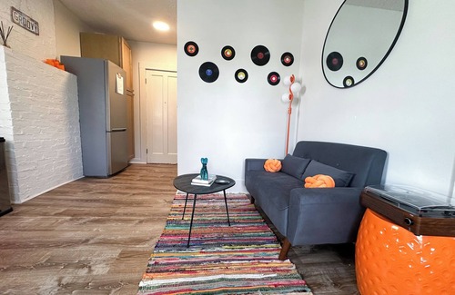 Woodstock Apartamento | Groovy 1 Bedroom Apartment in Woodstock - AC & WiFi!