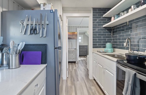 Vacation Village Casa | Groovy, Family-Friendly A-Frame: 30-40 min to Disney and Universal theme parks
