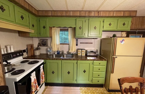 Hammondsport Casa | Groovy Getaway secluded retreat