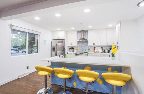 Westminster Casa | Groovy Getaway With 4 KING Beds And A Hot Tub