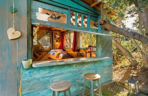 Leona Valley Casa | Groovy Little Patchwork Cabin
