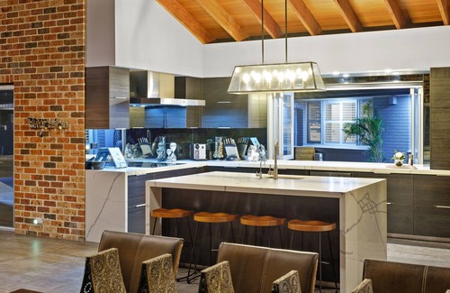 Grose Vale Casa | Grose Vale Retreat: Heated Pool & Tennis Court Delight