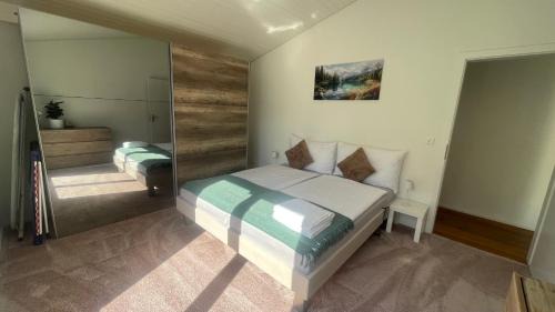 Galgenen Apartamento | Grosse Terrasse mit Privatsphäre & Aussendusche