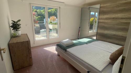 Galgenen Apartamento | Grosse Terrasse mit Privatsphäre & Aussendusche