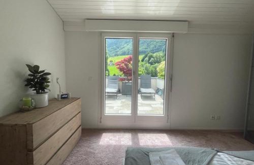 Galgenen Apartamento | Grosse Terrasse mit Privatsphäre & Aussendusche