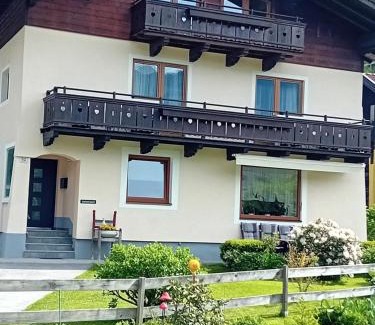 Hollersbach im Pinzgau Apartamento | Grosses Familien Apartment Auszeit