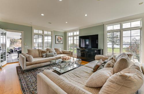 Groton Casa | Groton Home Less Than 1 Mi to Beach on Long Island Sound!