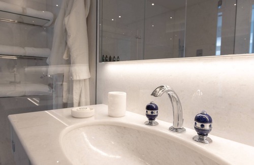 Polignano a Mare Hotel | Grotta Palazzese Beach Hotel