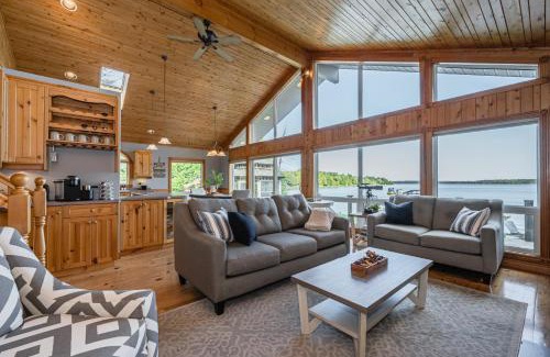 Tobermory Casa | Grotto Escape Unwind At Cameron Lakehouse